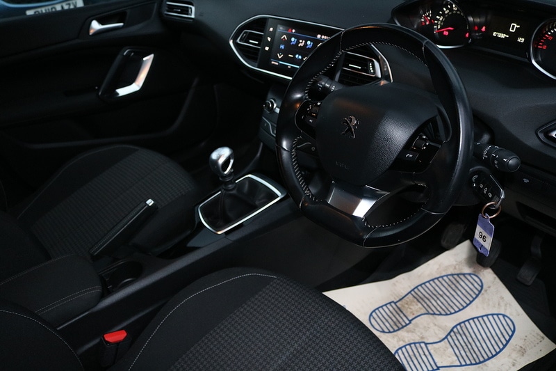 Used Peugeot 308 SW 2018 for sale - 75427431: Photo 11