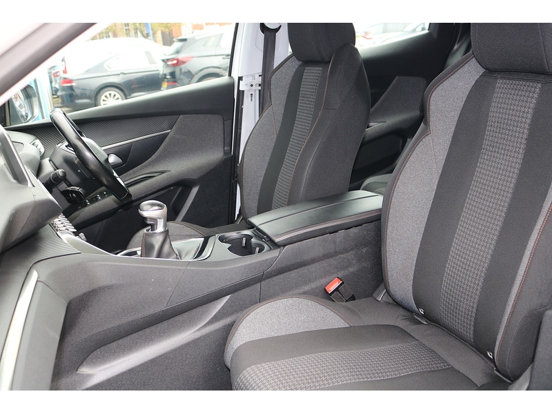 Used Peugeot 3008 2018 for sale - 74265381: Photo 16