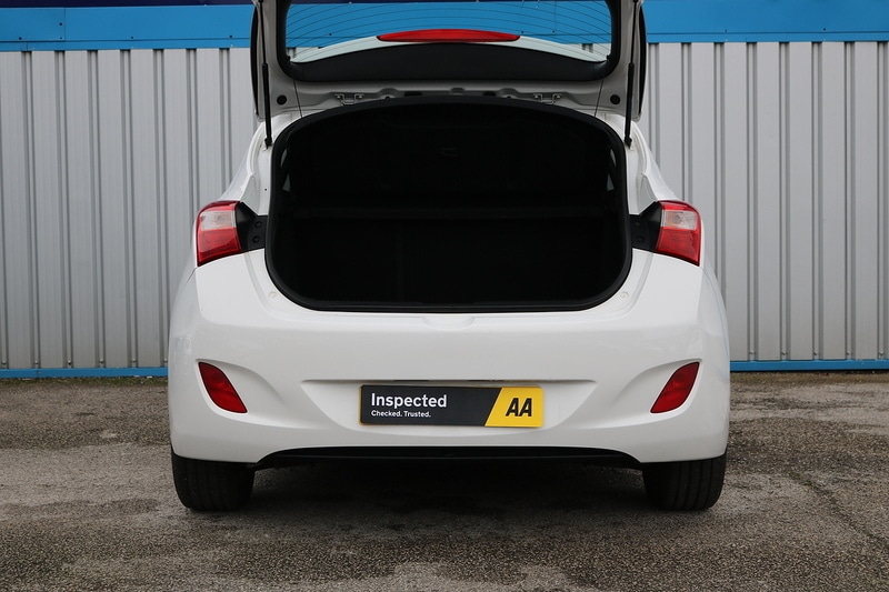 Used Hyundai i30 2015 for sale - 75110685: Photo 11