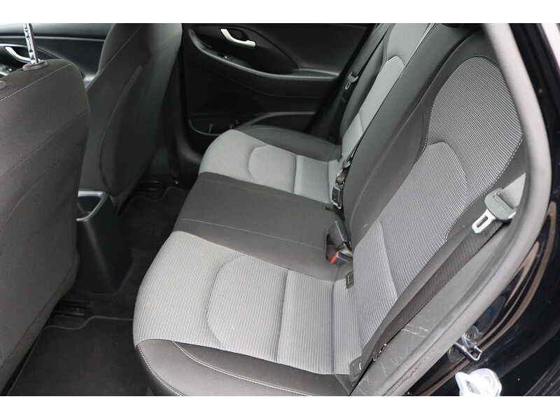 Used Hyundai i30 2018 for sale - 74449737: Photo 15