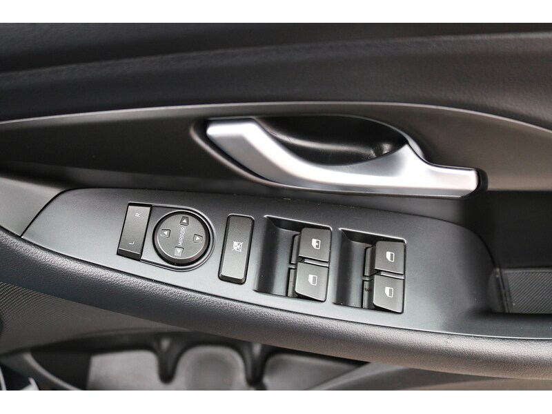 Used Hyundai i30 2018 for sale - 74449737: Photo 27