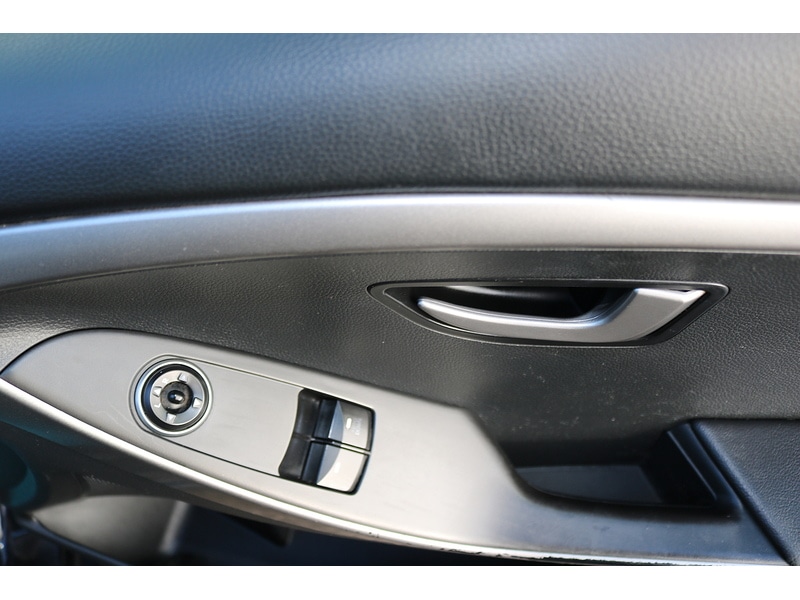 Used Hyundai i30 2015 for sale - 74538015: Photo 30