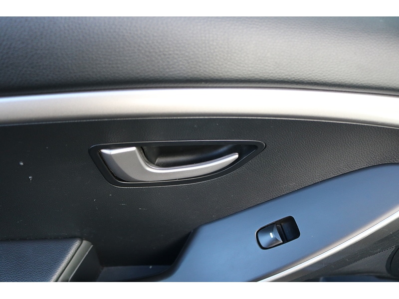 Used Hyundai i30 2015 for sale - 74538015: Photo 32