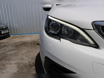 Used Peugeot 308 2018 for sale - 78300022: Photo