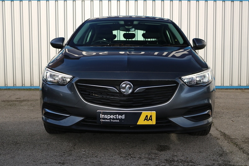 Used Vauxhall Insignia 2020 for sale - 76821325: Photo 2