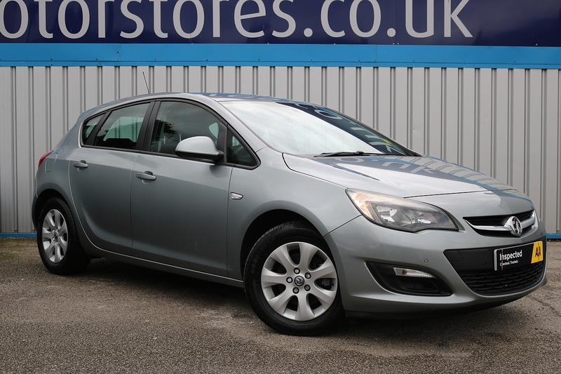 Used Vauxhall Astra 2015 for sale - 76496946: Photo 1