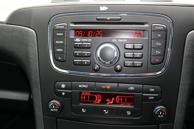 Used Ford S-Max 2013 for sale - 76536257: Photo 31