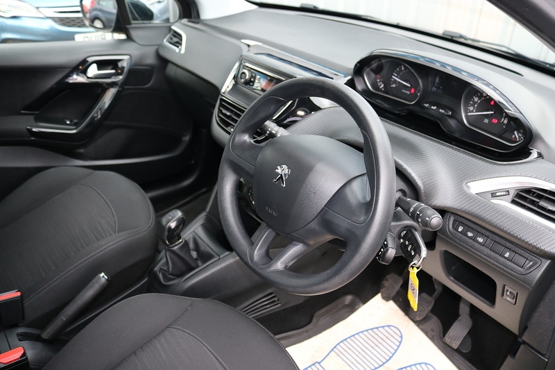 Used Peugeot 208 2018 for sale - 74265630: Photo 12