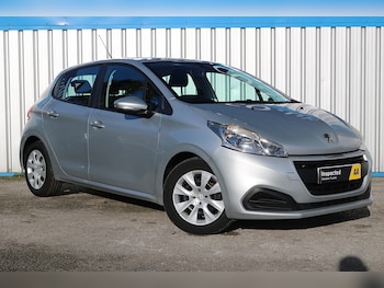 Peugeot - 208