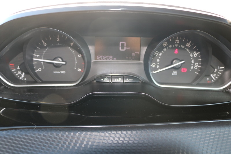 Used Peugeot 208 2015 for sale - 75427406: Photo 21