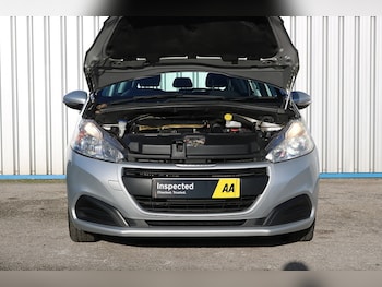 Used Peugeot 208 2015 for sale - 75427406: Photo