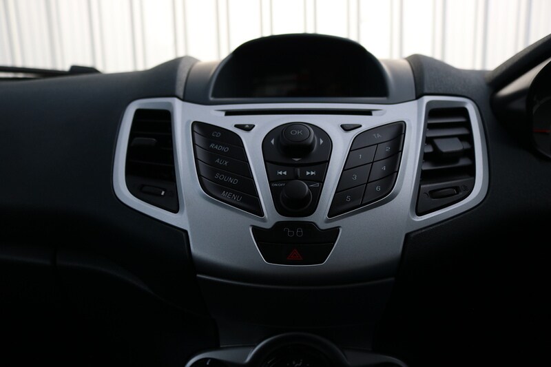 Used Ford Fiesta 2012 for sale - 74538002: Photo 24