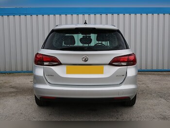 Used Vauxhall Astra 2017 for sale - 77701901: Photo