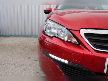 Used Peugeot 308 2017 for sale - 76821315: Photo