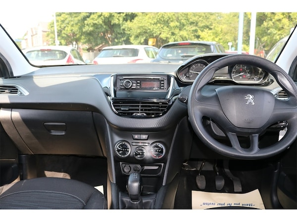 Used Peugeot 208 2016 for sale - 74265555: Photo 10
