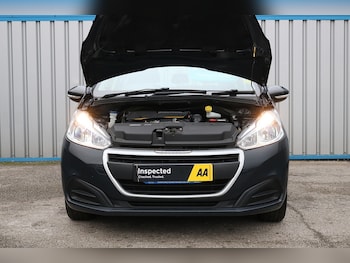 Used Peugeot 208 2016 for sale - 74265702: Photo