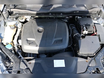 Used Volvo V40 2017 for sale - 78709787: Photo
