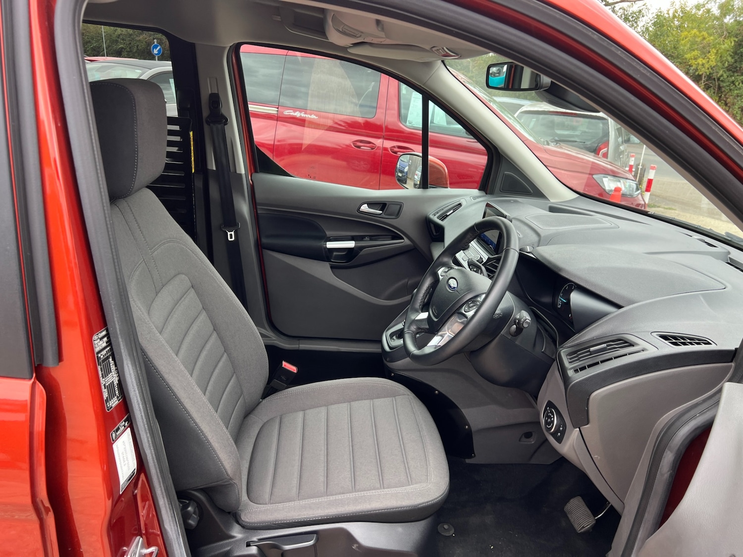 Used Ford Grand Tourneo Connect 2022 for sale - 77054848: Photo 28