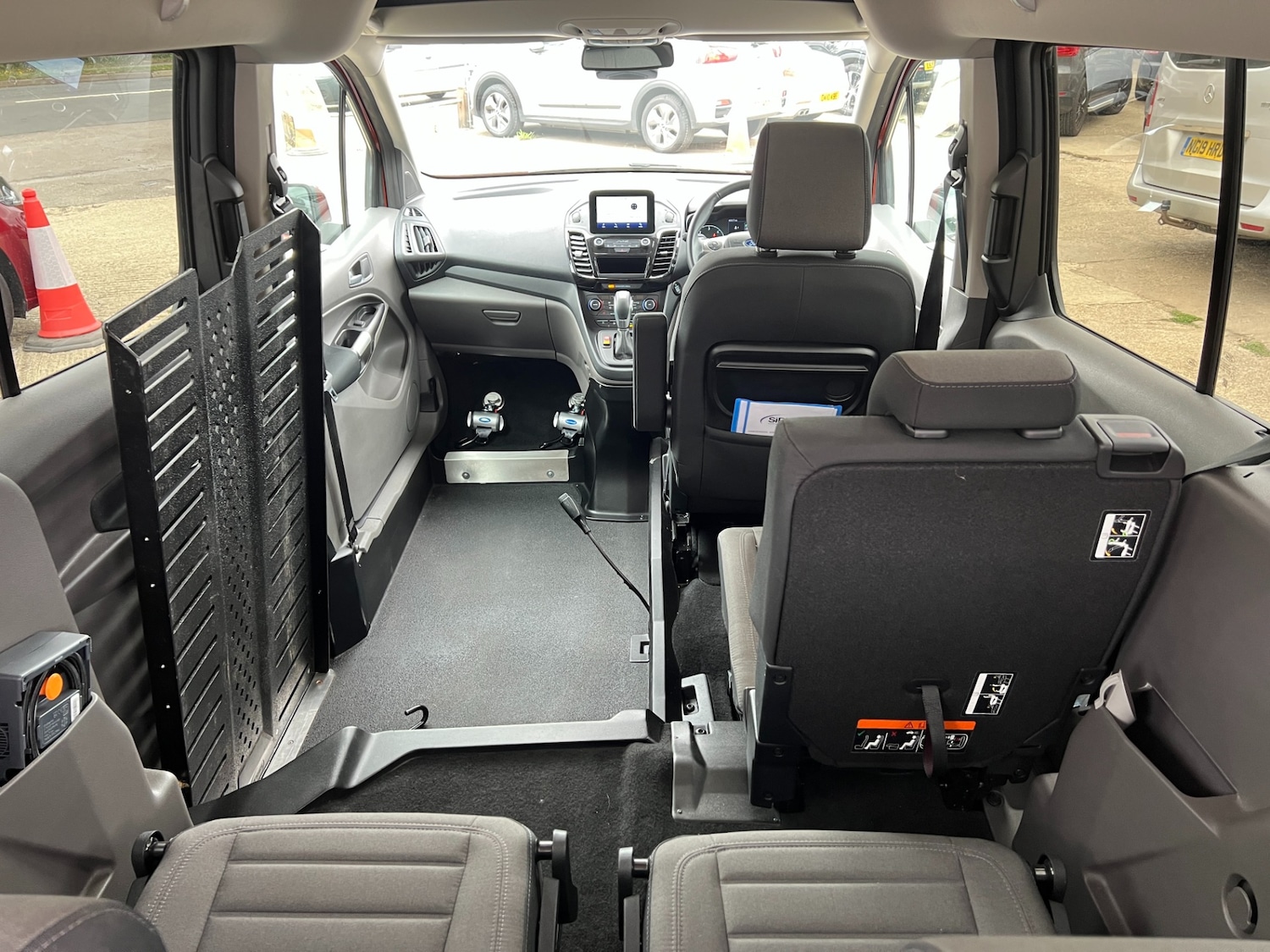 Used Ford Grand Tourneo Connect 2022 for sale - 77054848: Photo 33