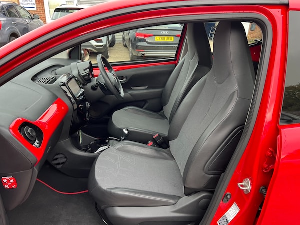 Used Toyota AYGO 2015 for sale - 76272726: Photo 12
