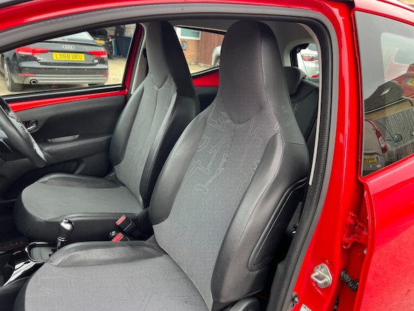 Used Toyota AYGO 2015 for sale - 76272726: Photo 13