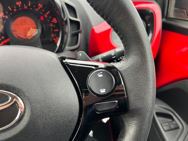 Used Toyota AYGO 2015 for sale - 76272726: Photo 24