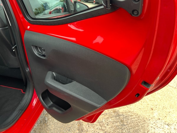 Used Toyota AYGO 2015 for sale - 76272726: Photo 37