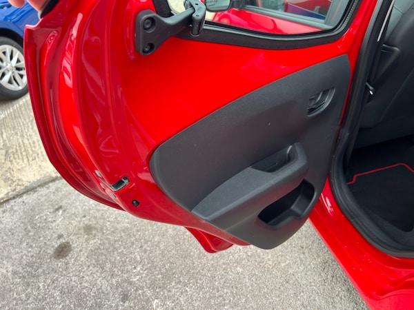 Used Toyota AYGO 2015 for sale - 76272726: Photo 41