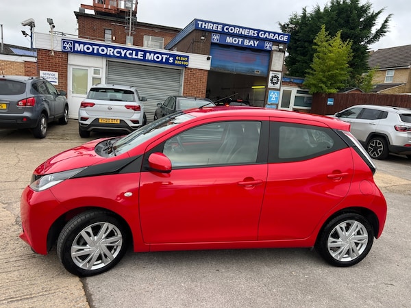 Used Toyota AYGO 2015 for sale - 76272726: Photo 6