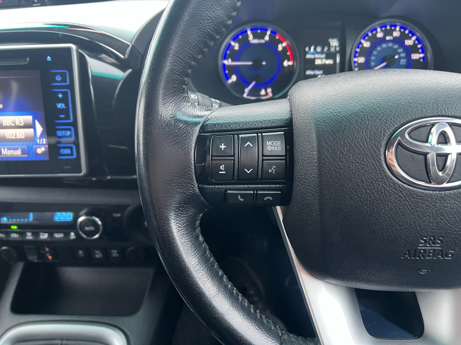 Used Toyota Hilux 2017 for sale - 77005439: Photo 28