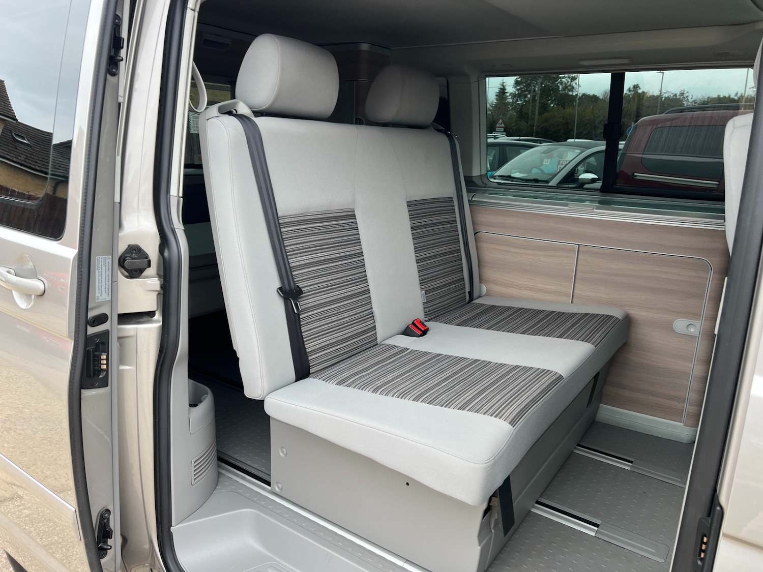 Used Volkswagen California 2015 for sale - 76383298: Photo 28