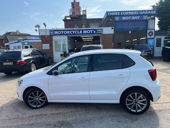 Used Volkswagen Polo 2015 for sale - 79014853: Photo