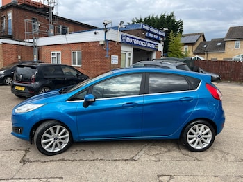Used Ford Fiesta 2016 for sale - 78940202: Photo