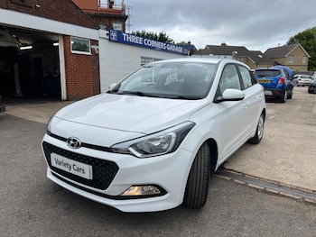 Used Hyundai i20 2017 for sale - 79125037: Photo