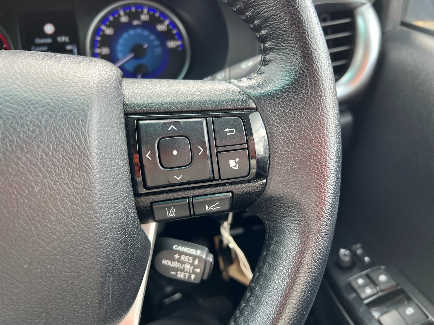 Used Toyota Hilux 2020 for sale - 76381904: Photo 22