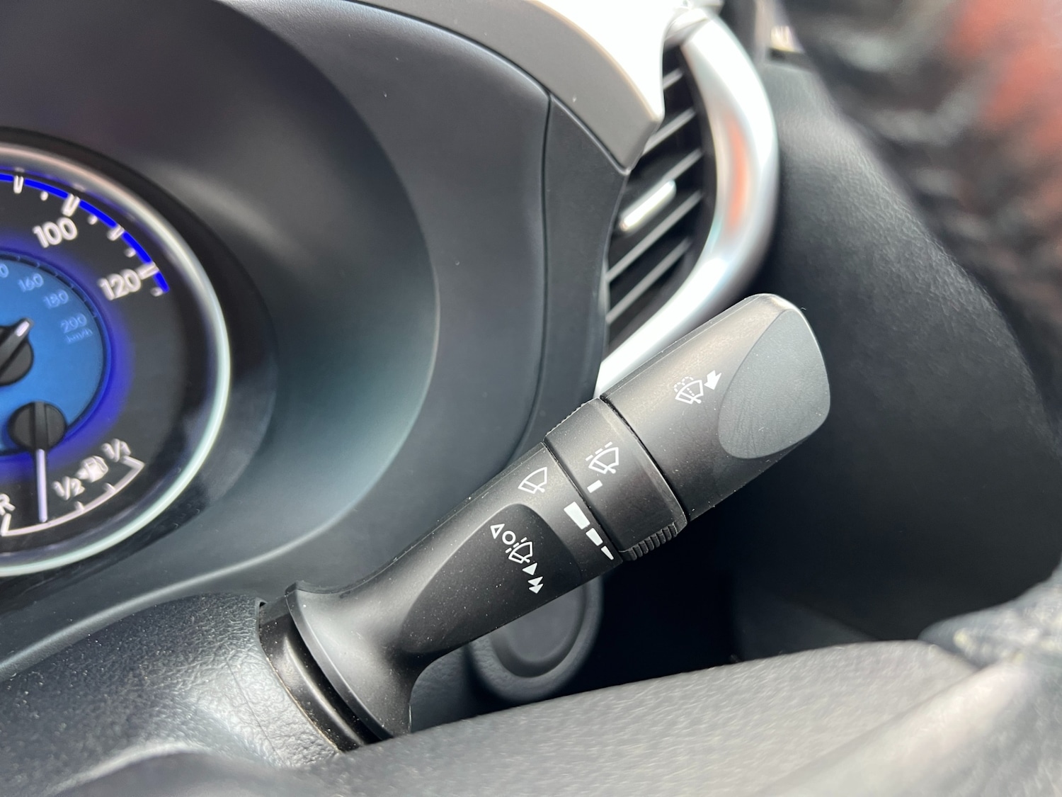 Used Toyota Hilux 2020 for sale - 76381904: Photo 23