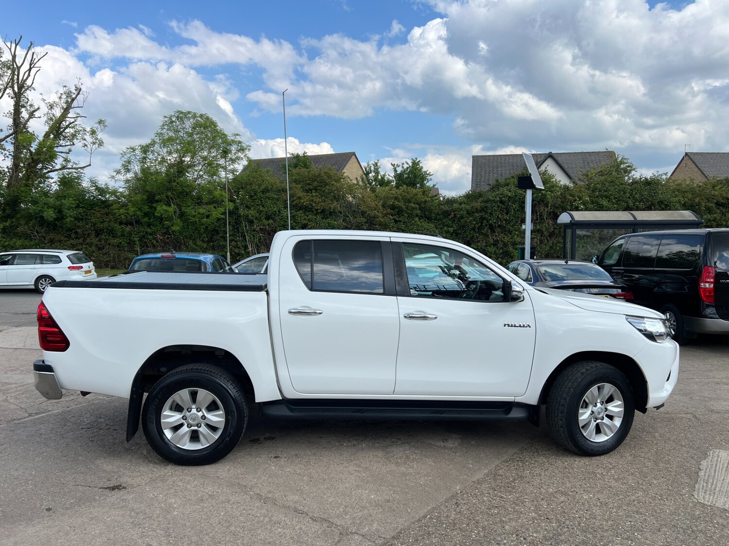 Used Toyota Hilux 2020 for sale - 76381904: Photo 9