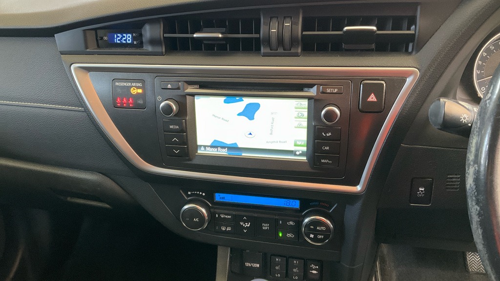 Used Toyota Auris 2014 for sale - 77877369: Photo 11