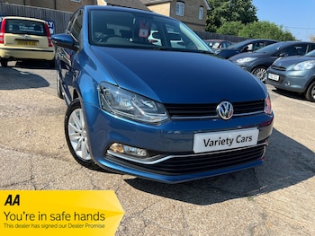 Used Volkswagen Polo 2015 for sale - 79165320: Photo
