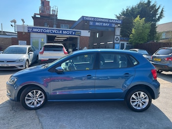 Used Volkswagen Polo 2015 for sale - 79165320: Photo