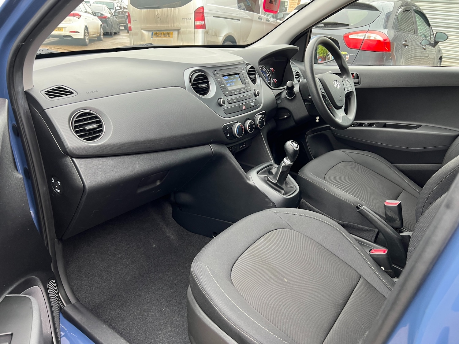 Used Hyundai i10 2017 for sale - 76640448: Photo 11