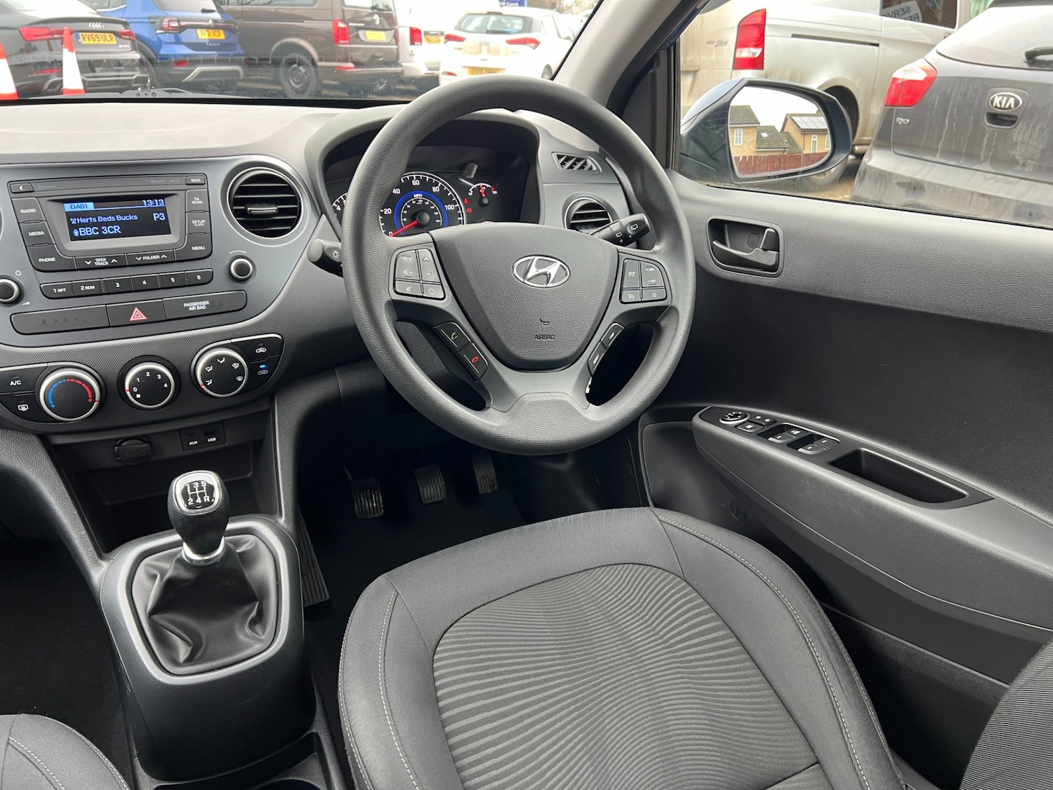 Used Hyundai i10 2017 for sale - 76640448: Photo 14