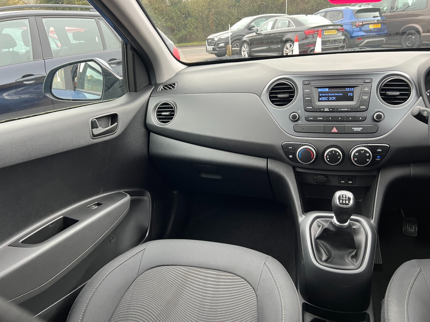 Used Hyundai i10 2017 for sale - 76640448: Photo 15