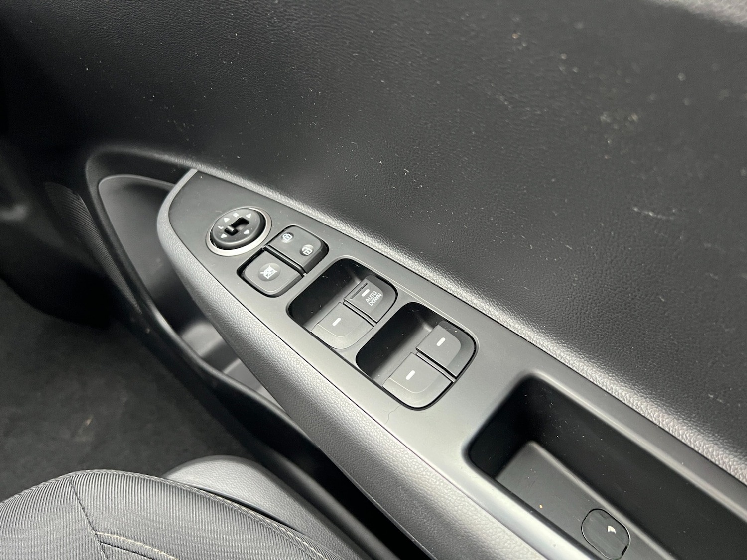 Used Hyundai i10 2017 for sale - 76640448: Photo 24