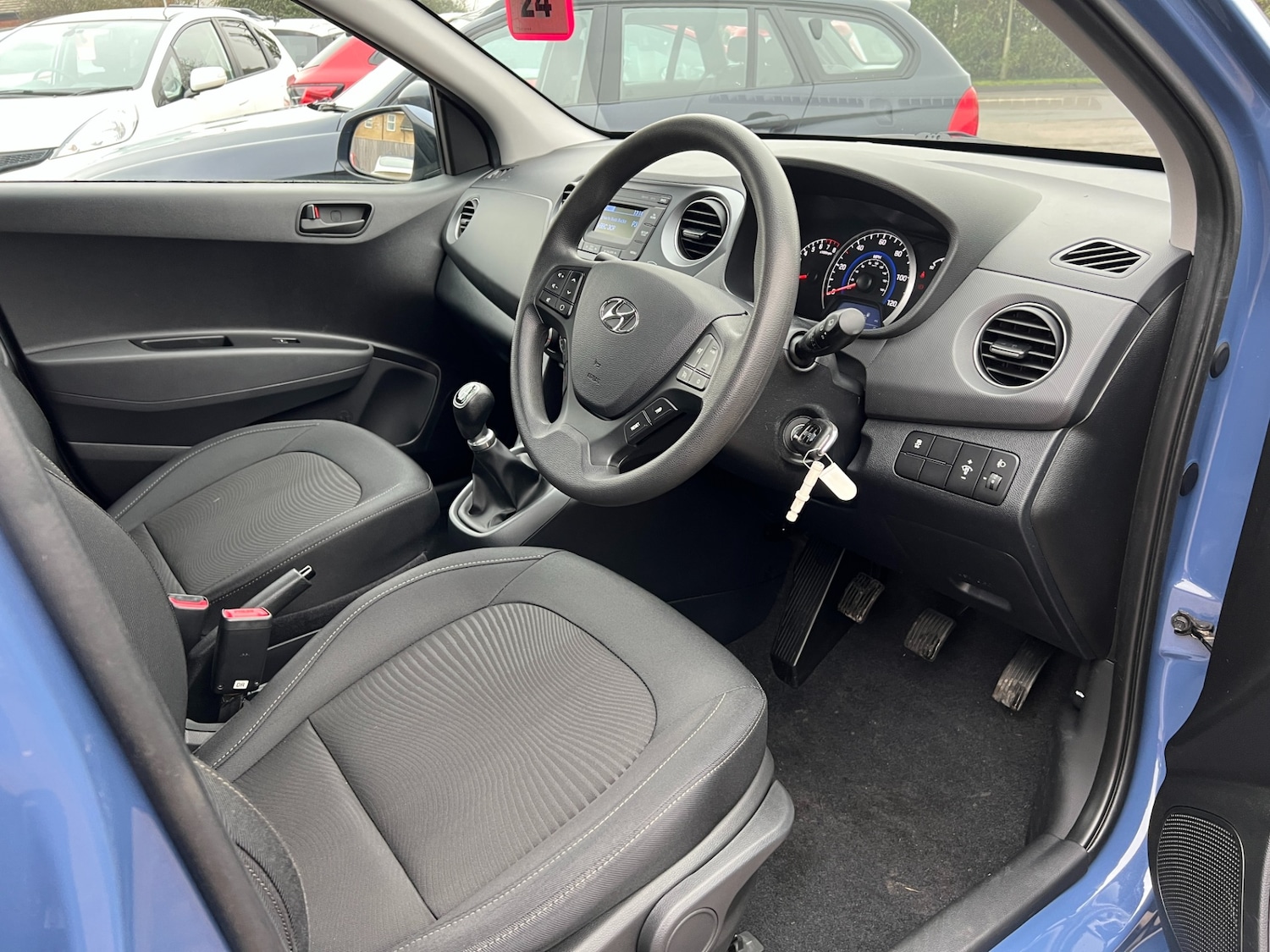 Used Hyundai i10 2017 for sale - 76640448: Photo 27