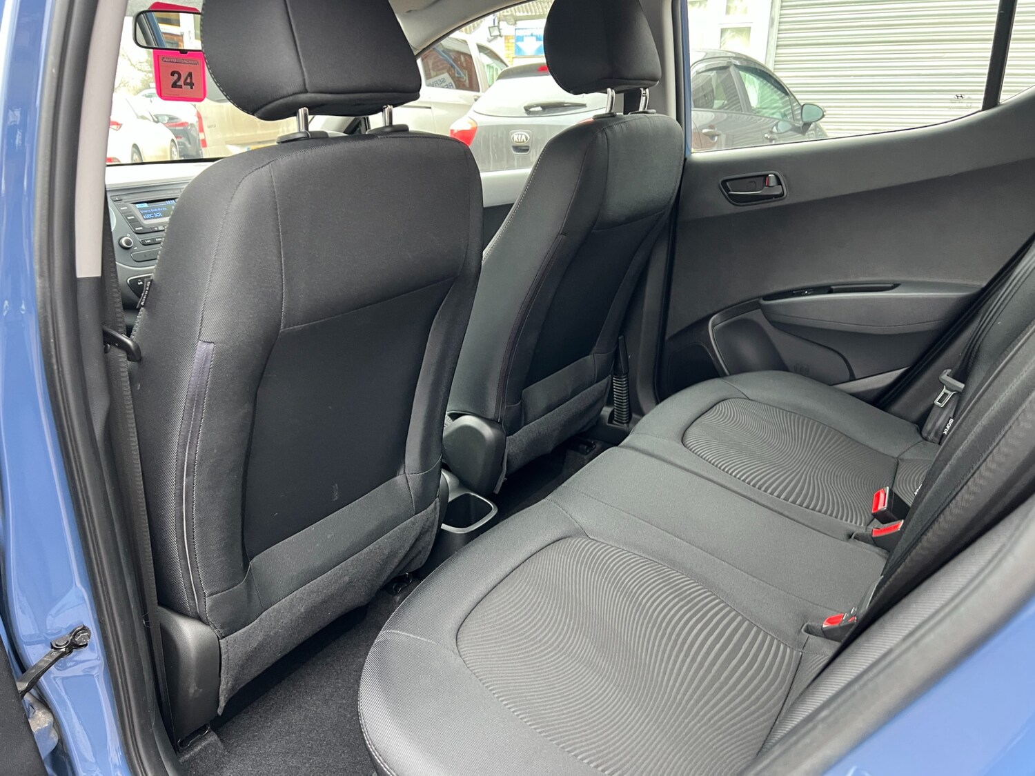 Used Hyundai i10 2017 for sale - 76640448: Photo 33