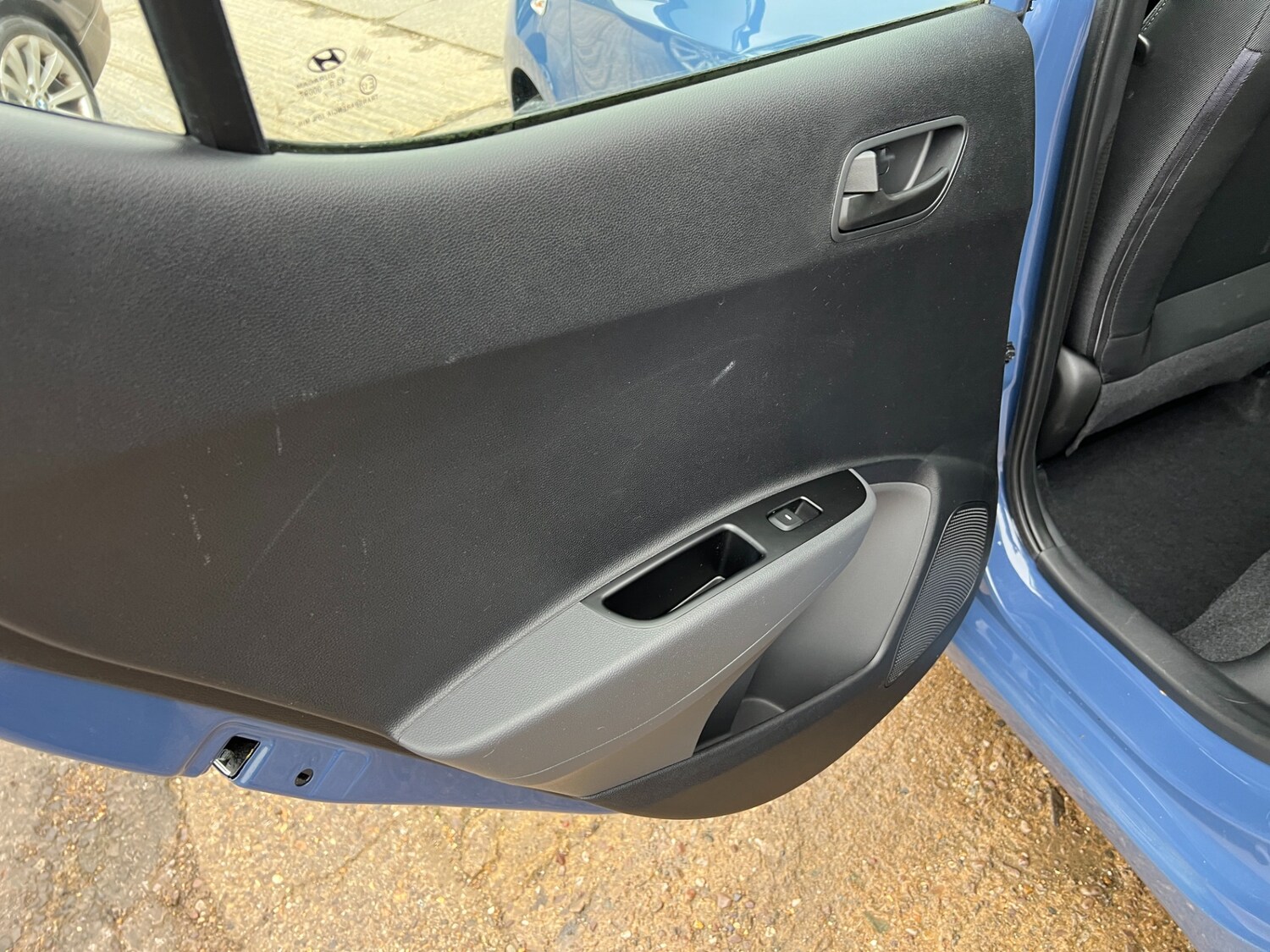 Used Hyundai i10 2017 for sale - 76640448: Photo 36