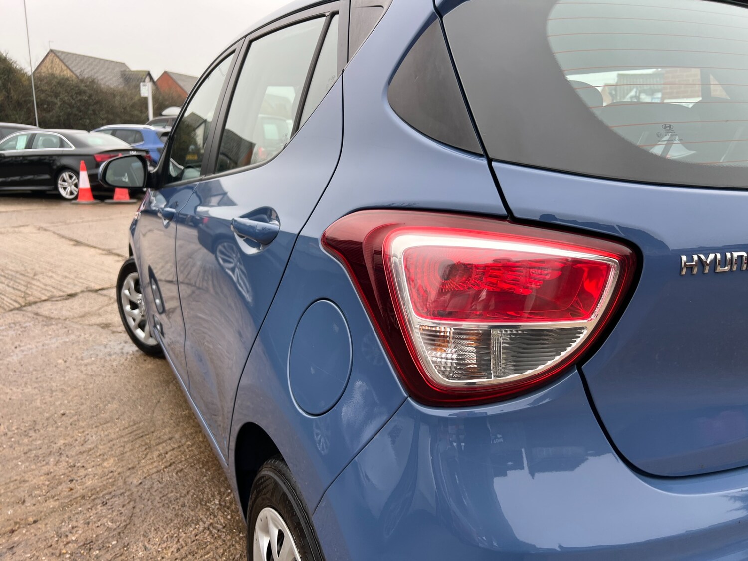 Used Hyundai i10 2017 for sale - 76640448: Photo 39