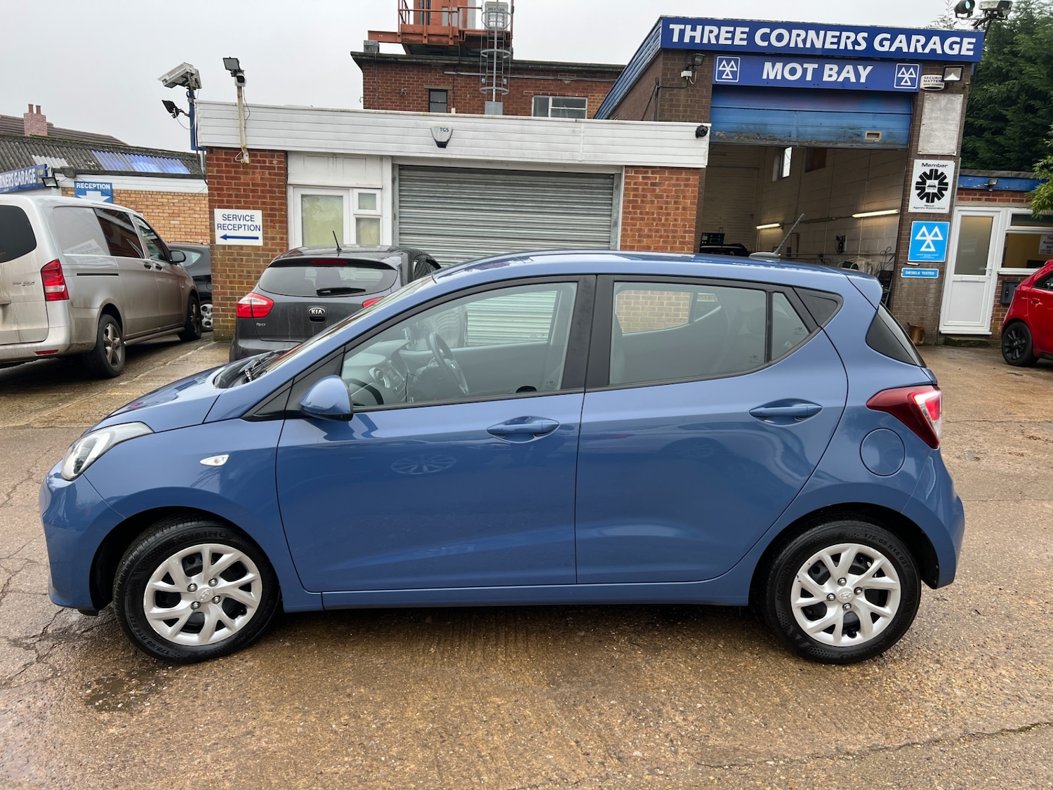 Used Hyundai i10 2017 for sale - 76640448: Photo 6