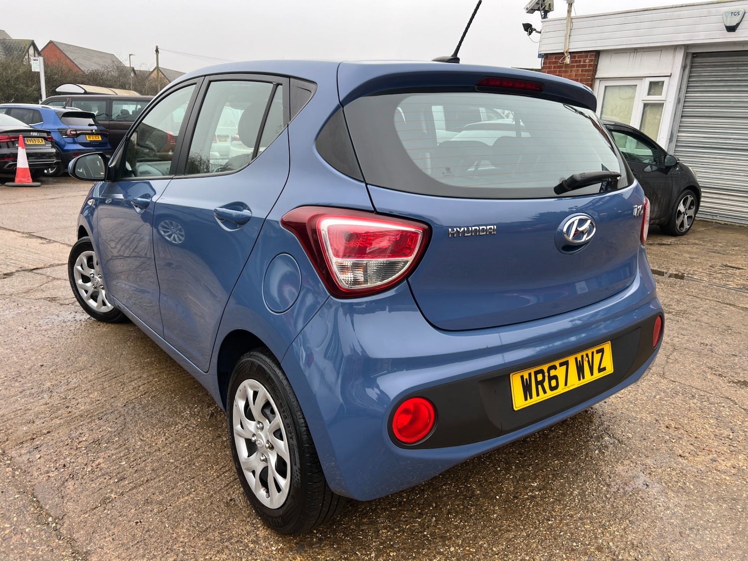 Used Hyundai i10 2017 for sale - 76640448: Photo 7